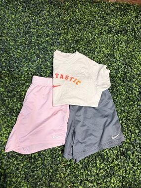 Girls large Nike Kids' Active Shorts and Tshirt - Pink and Gray BUNDLE